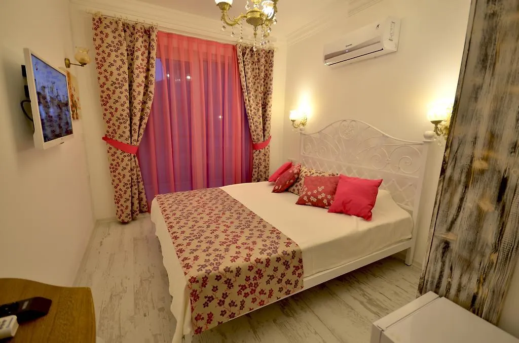 Ruezgar Guelue Butik Otel 2*, Alacati Turkey