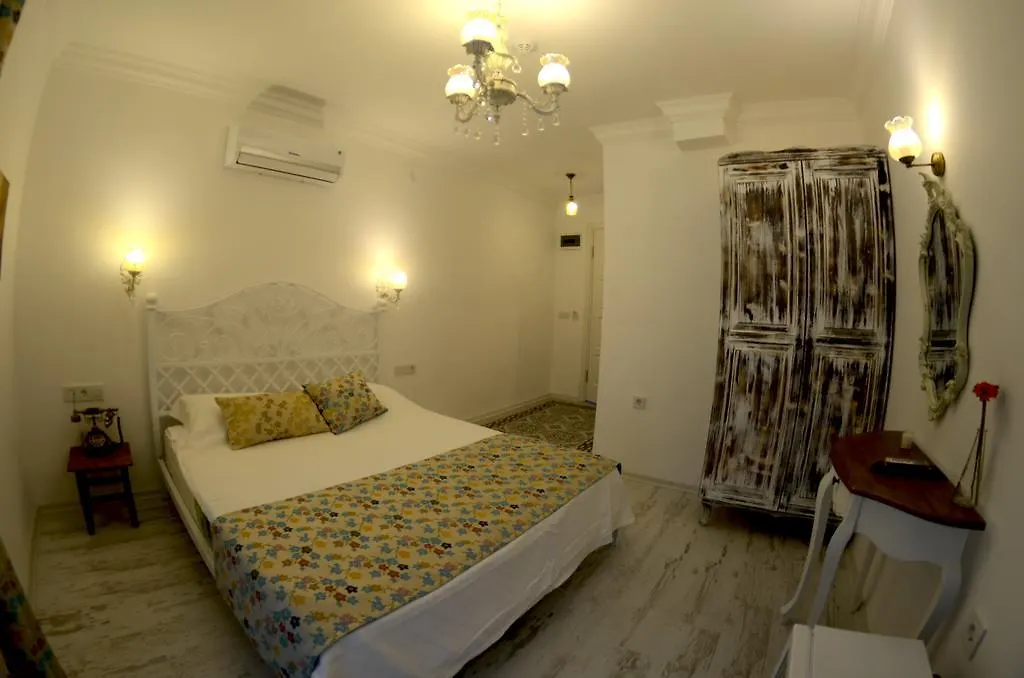 Ruezgar Guelue Butik Otel Alaçatı 2*,