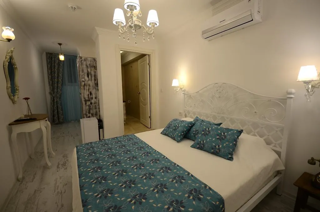 Ruezgar Guelue Butik Otel Alaçatı